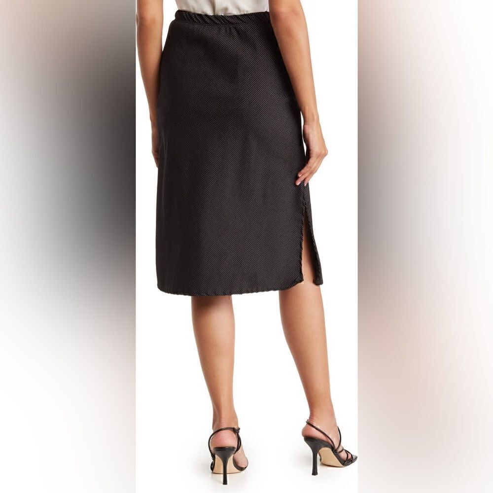 Forgotten Grace | Side Slit Skirt - Picture 2 of 7